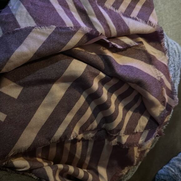 Express pink and purple scarf - Picture 1 of 3